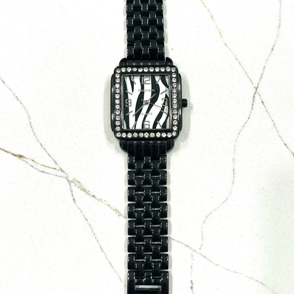 Maurices black and silver animal print women’s watch w/ crystal embellishments - Picture 1 of 4